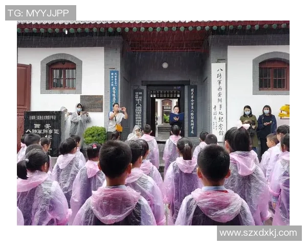 足球疯子球星激情燃烧赛场挥洒青春谱写传奇故事